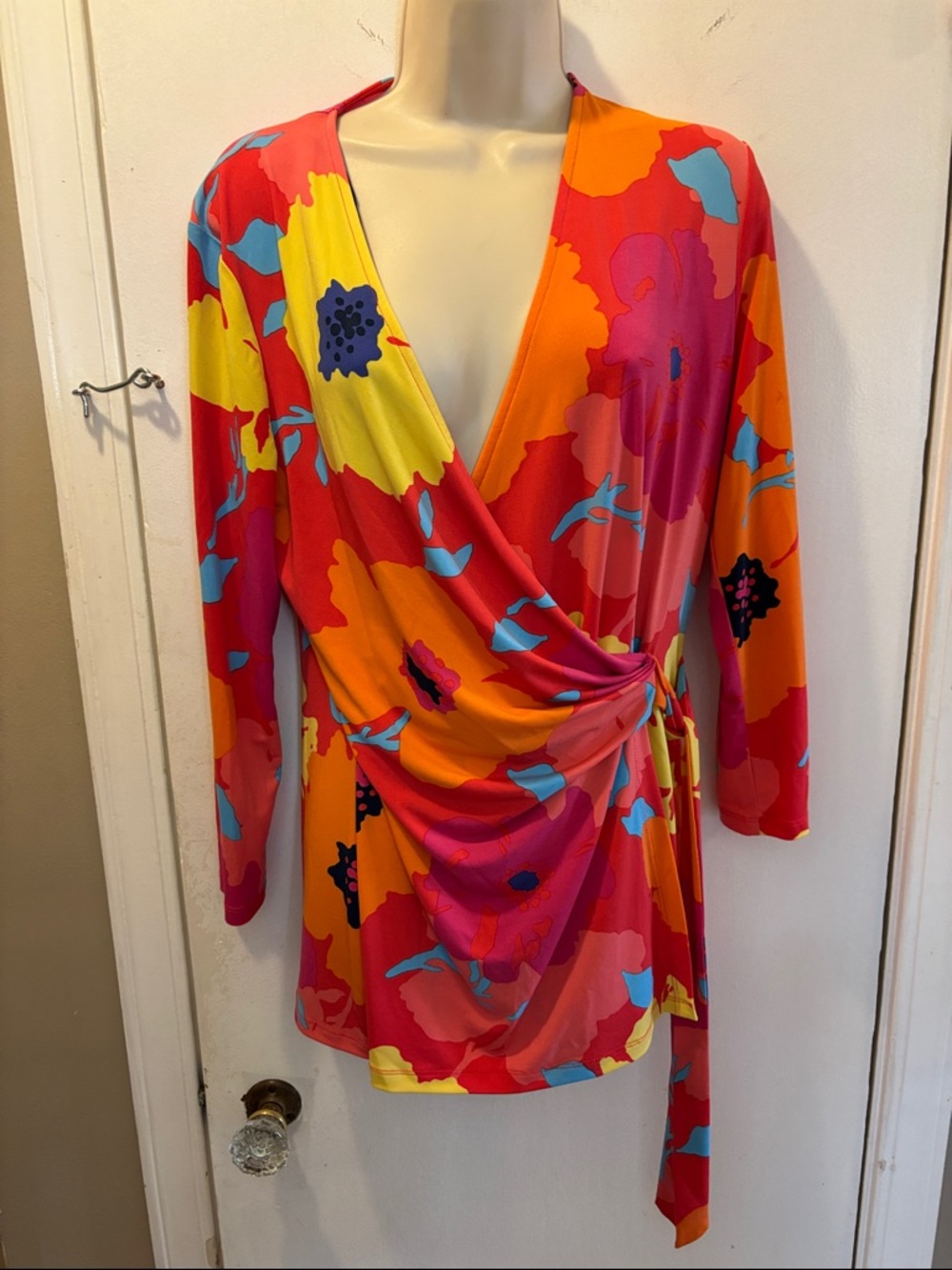 Anne Klein medium l/s faux wrap top 26-130